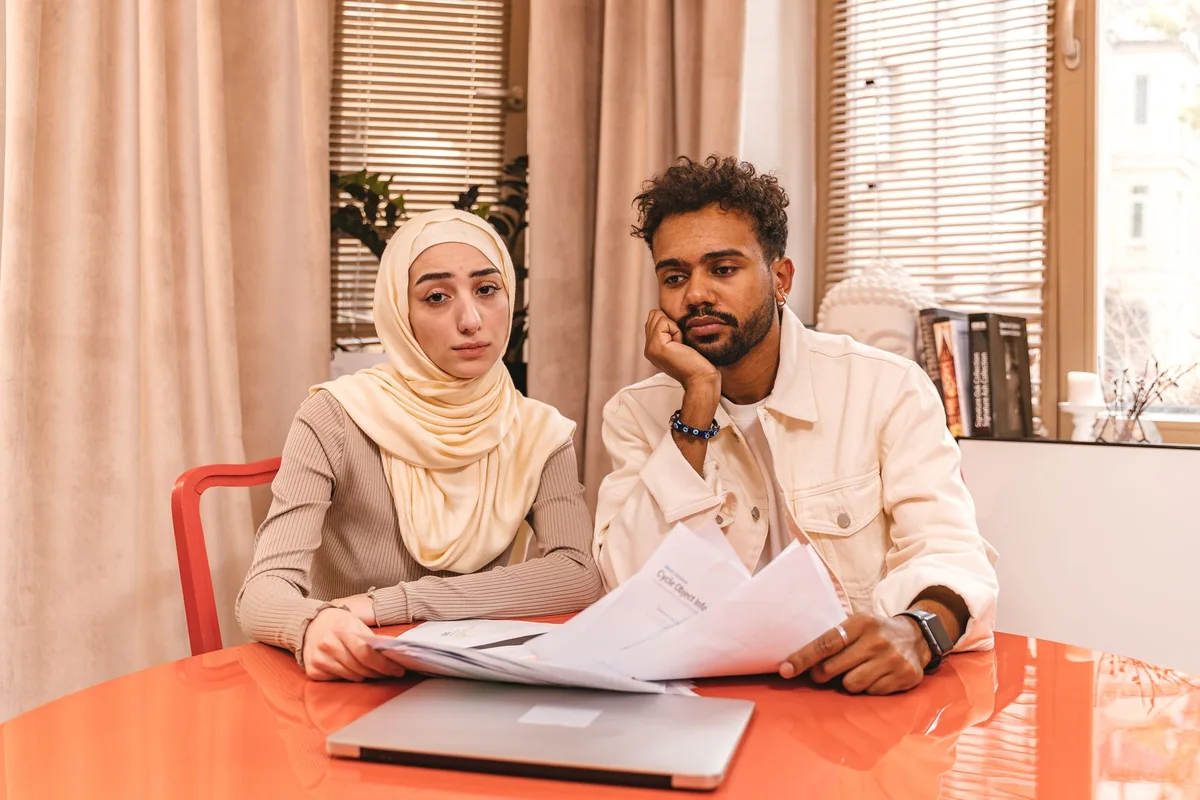 A couple deciding what to do with the house in a divorce