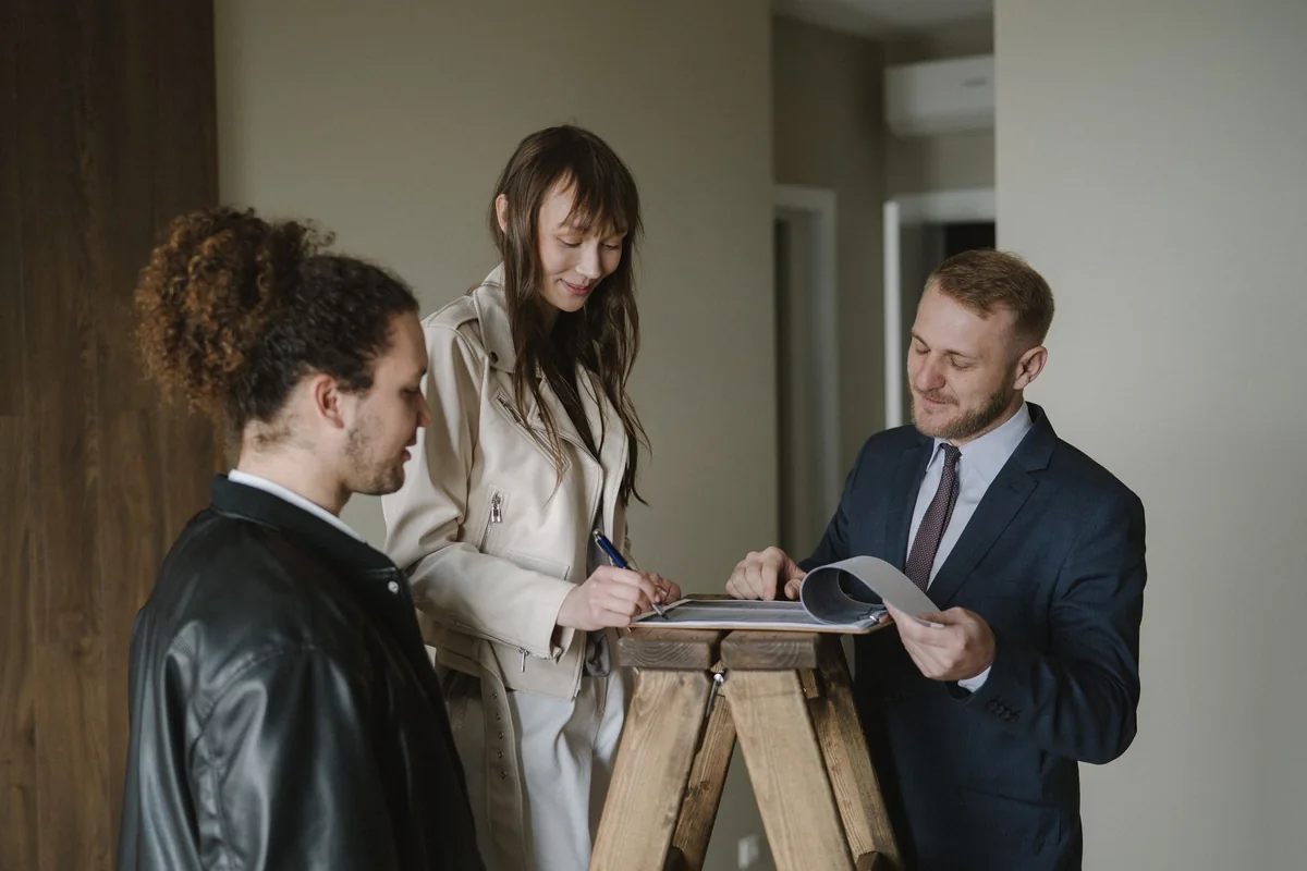 Reviewing foreclosure options with a buyer in Iowa